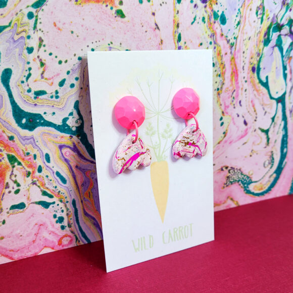 Raspberry Ripple Snowdrop Dangle - Image 3