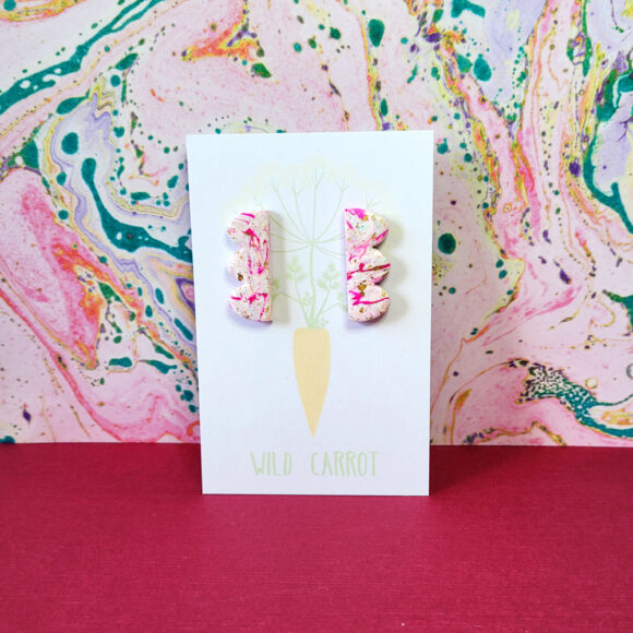 Raspberry Ripple Wavy Vertical Stud - Image 2