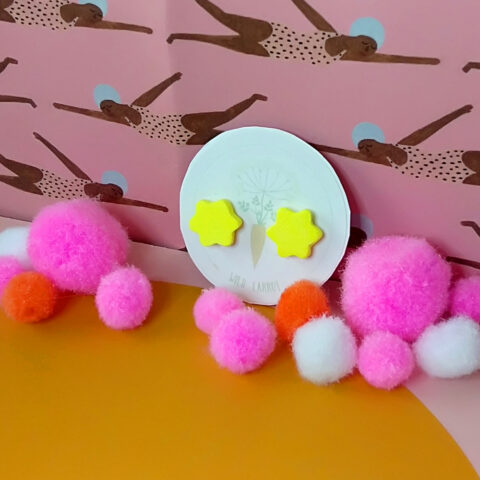 Happy Colours Flower Stud