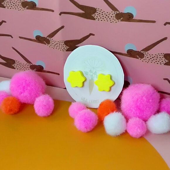 Happy Colours Flower Stud